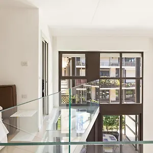  Apartment Elegant Loft With Balcony!